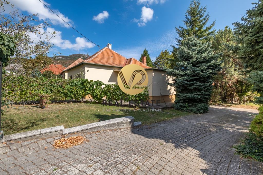 Na PREDAJ RD ZOBOR - stredná časť, pozemok 650m2