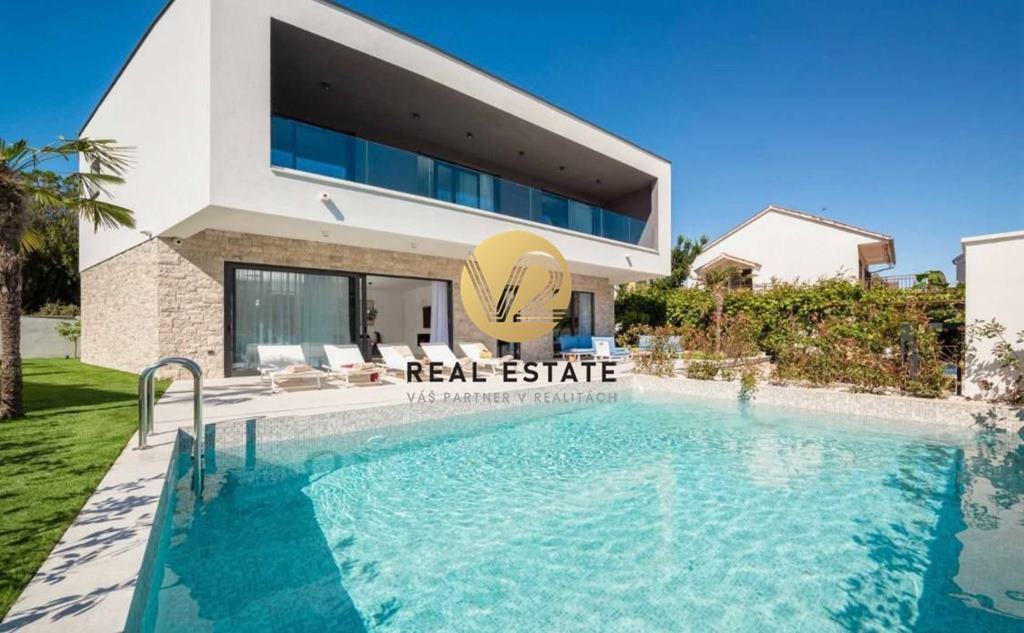 FOR SALE  NA PREDAJ  exkluzívna vila pri mori, priamo na pláži - Chorvátsko