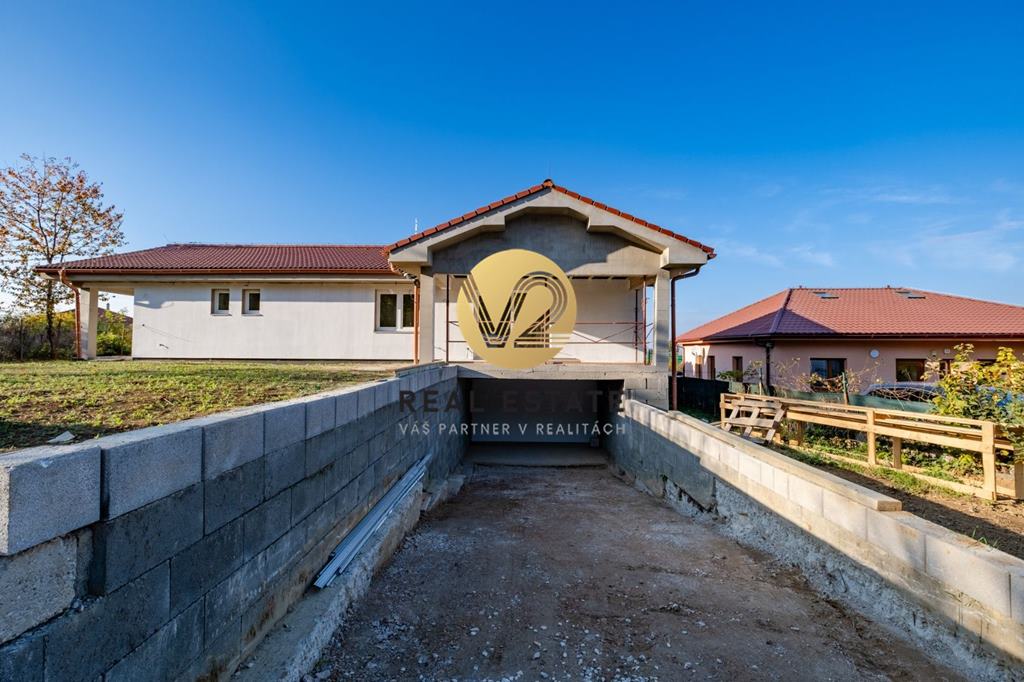 Na PREDAJ 5 i novostavba  bungalov s garážou v Nitre