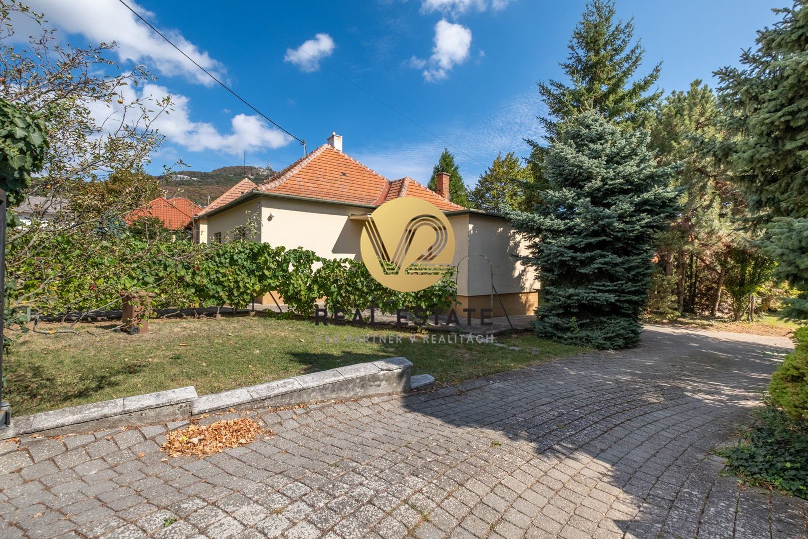 Na PREDAJ RD ZOBOR - stredná časť, pozemok 650m2