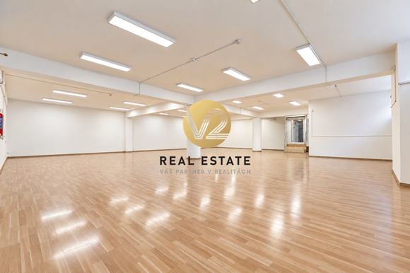 NA PRENÁJOM – Veľkorysý komerčný priestor 234,5 m² v centre Nitry
