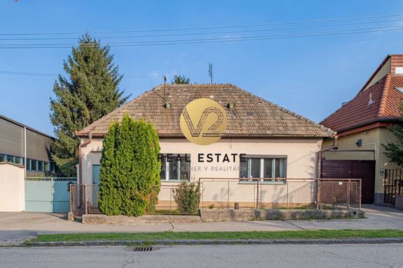 Na PREDAJ 5i rodinný dom vhodný aj na firmu s pozemkom 1284m2 Nitra-Mlynárce