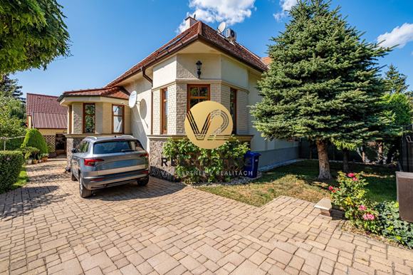 Na PREDAJ 4i Rodinný dom v dolnej časti Zobora s výbornou dostupnosťou do centra mesta 