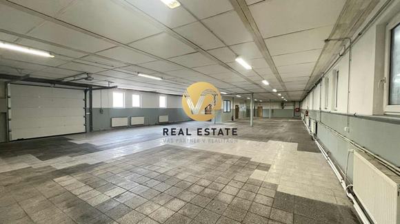 NA PRENÁJOM hala 446m2 s kanceláriami, sociálnym zariadením, kuchynkou a parkovaním