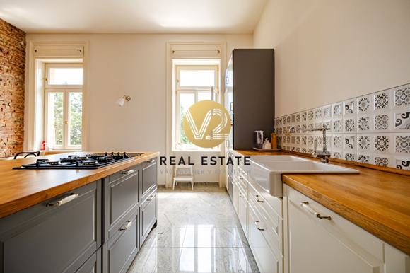 Na PREDAJ 4i staromestský 130m2 byt v srdci mesta Nitra