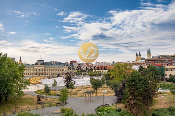 Na PRENÁJOM - 3 izbový byt pod hradom, terasa, parkovacie miesto